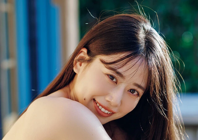 奥津マリリが11年のアイドル活動を締めくくる、集大成のラストグラビア「多くの出会いのきっかけになったのが、グラビアと"マリチチ"でした」